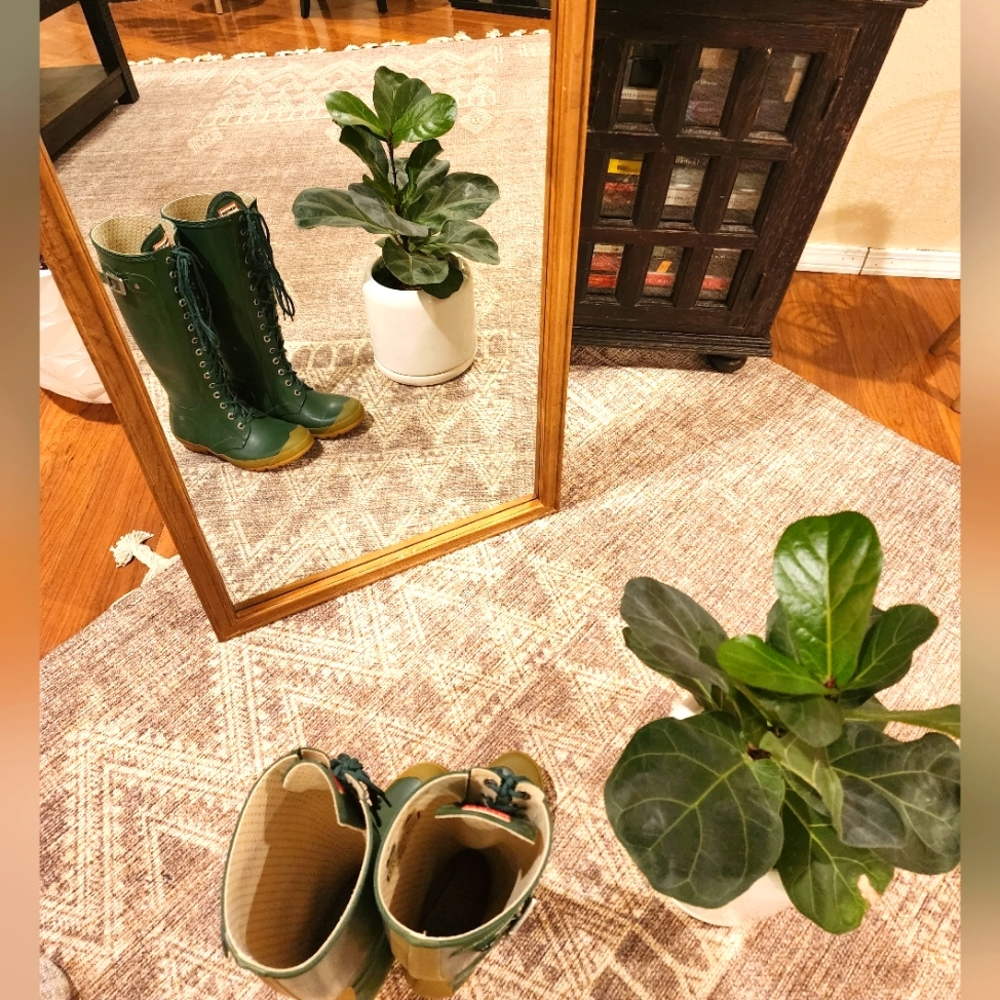 Hunter tie-up boots